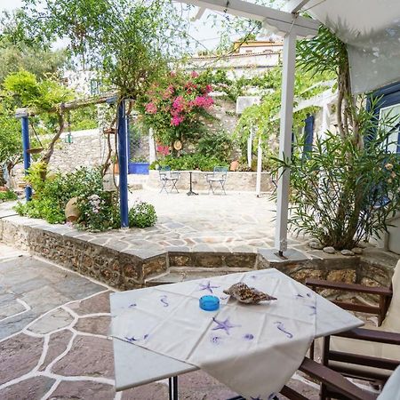 Sparrow Apartments هيدرا المظهر الخارجي الصورة